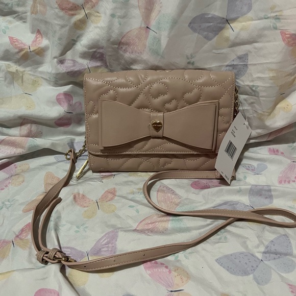 Betsey Johnson Handbags - NWT Betsey Johnson small tan handbag